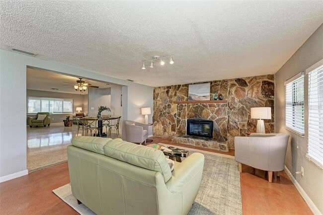 Building Photo - 6000 Bayou Grande Blvd NE