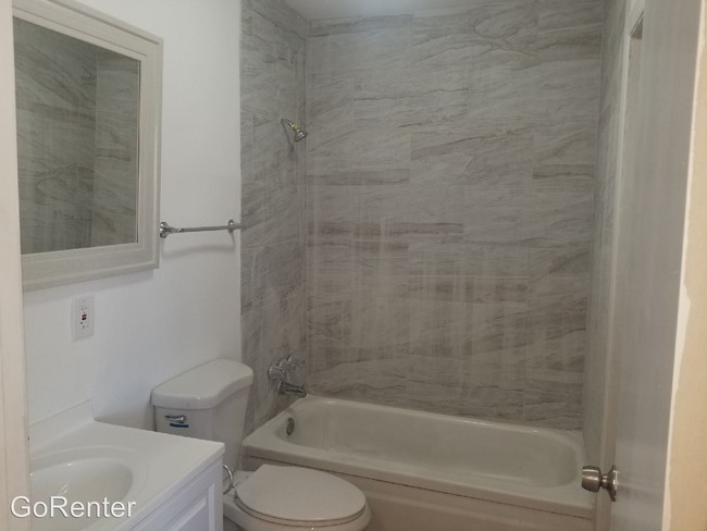 Building Photo - 5 br, 2 bath House - 911 S Drew St