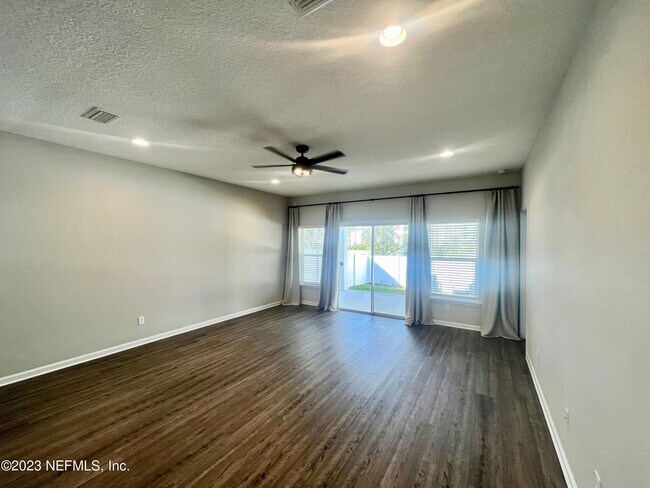 Building Photo - 2117 Hawkeye Pl