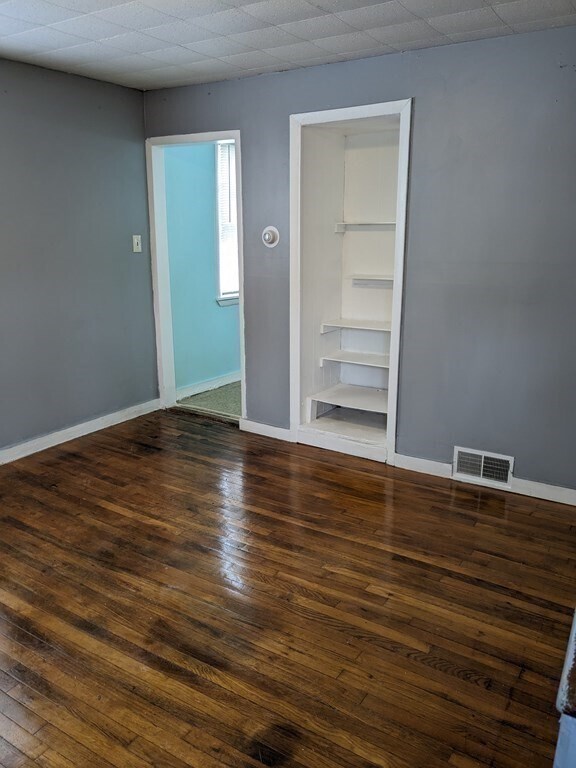 Building Photo - 10 Caddy Rd