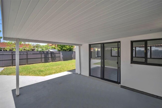 Building Photo - 3980 SW 121st Ave