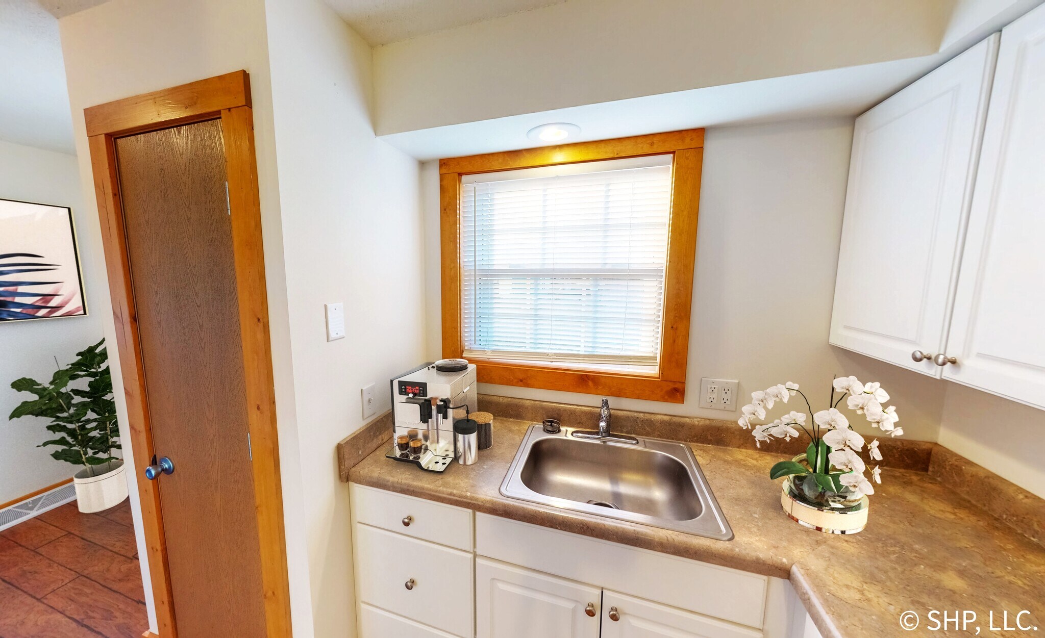 KITCHEN - 250 S Durkin Dr