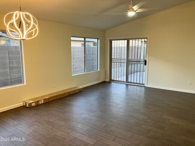 Building Photo - 2240 E Aire Libre Ave