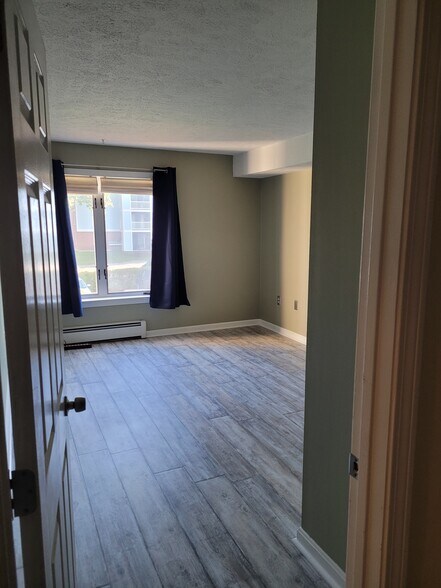 Building Photo - 5 Timberwood Dr