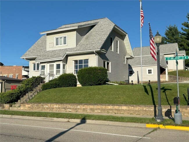 Primary Photo - 113 Saint Anthony St N