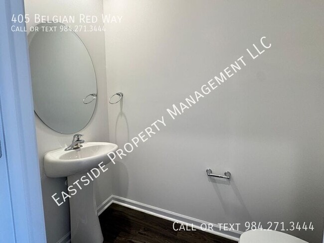 Building Photo - 405 Belgian Red Wy