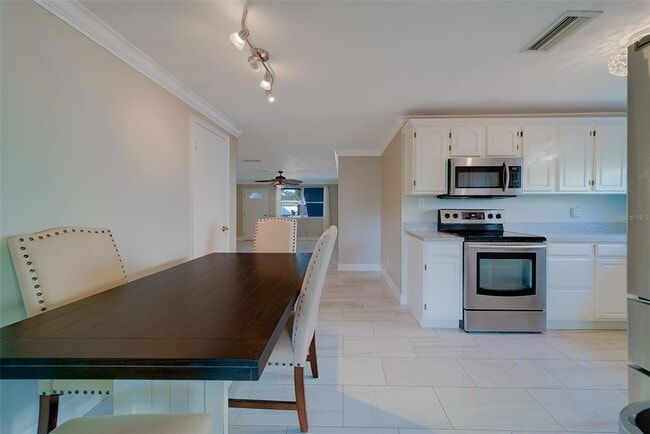 Building Photo - 10451 119th St