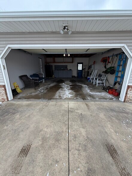 Building Photo - 3452 Kalurah St NE