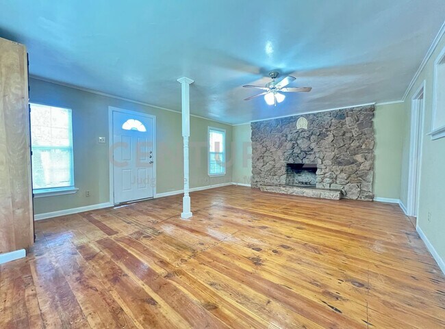 Building Photo - Charming 1/1 Apartment Near UNT Ready For Move-In!