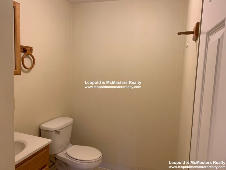 Building Photo - 136 Chiswick Rd