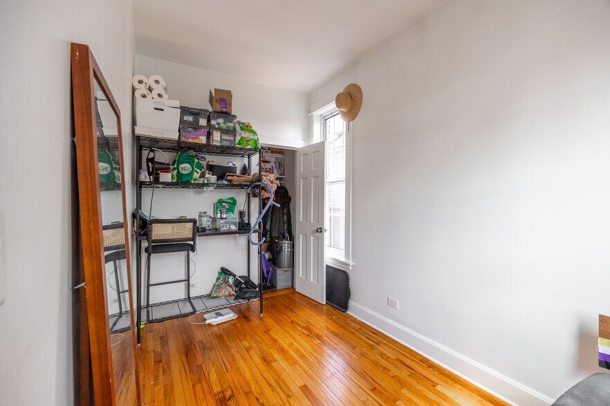 Building Photo - 1641 S Throop St