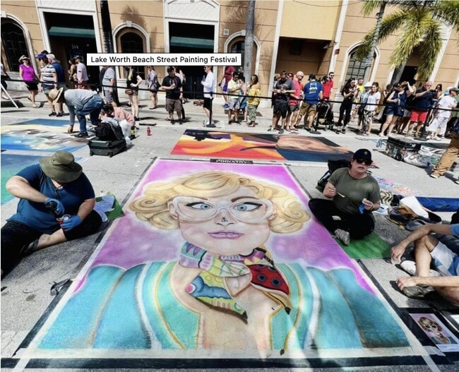 Building Photo - 114 S Lakeside Dr