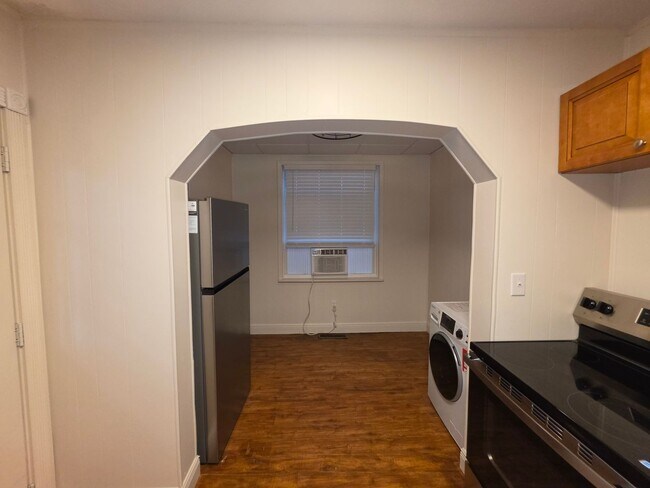 Building Photo - 202 Luella Ct