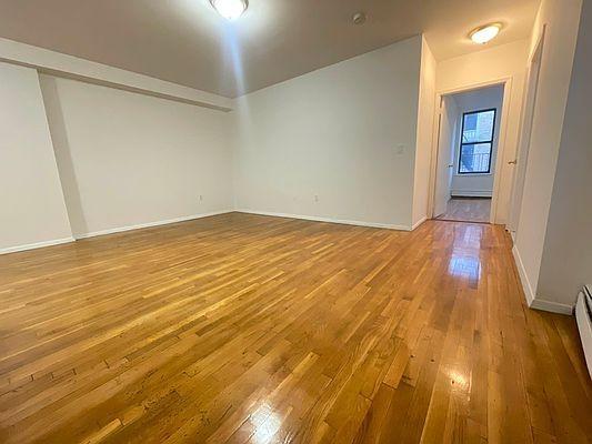 Building Photo - 1 bedroom in BRONX NY 10456