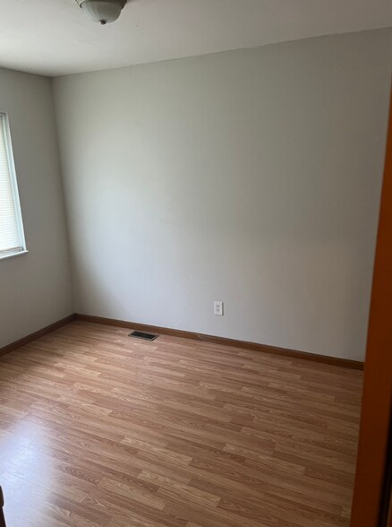 Building Photo - 626 Palisades Dr