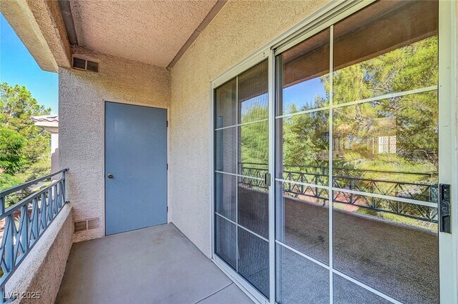 Building Photo - 10552 Pine Pointe Ave