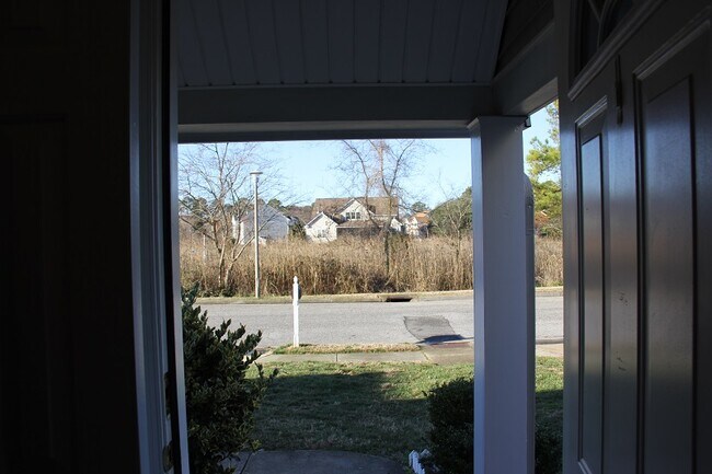 Building Photo - 148 River Walk Ct