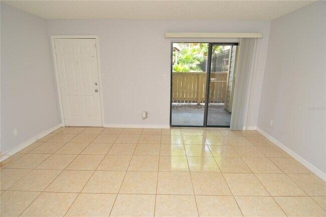 Building Photo - 8643 Mallard Reserve Dr