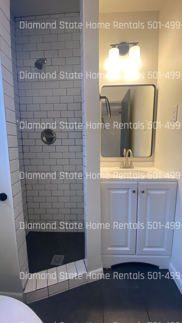 Building Photo - 9601 Labette Dr