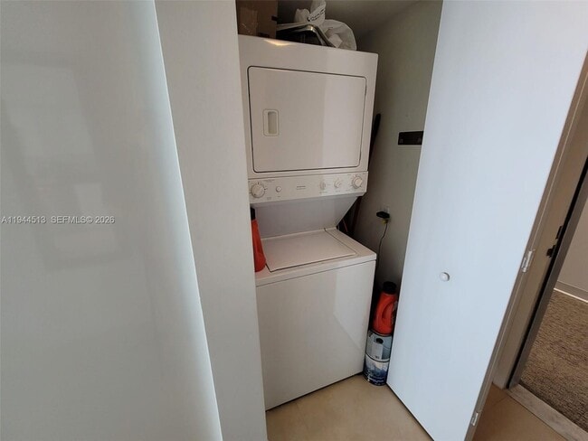 Building Photo - 92 SW 3rd St