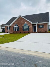 Building Photo - 324 S Square Dr