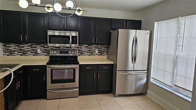 Building Photo - 2311 Water View Loop