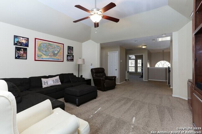 Building Photo - Charming 5-Bedroom Home for Rent in Gated ...