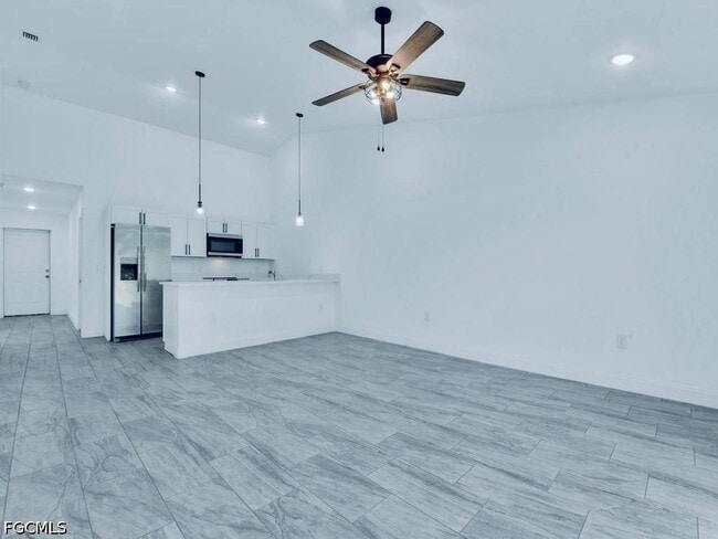 Building Photo - 851 Bedford Dr
