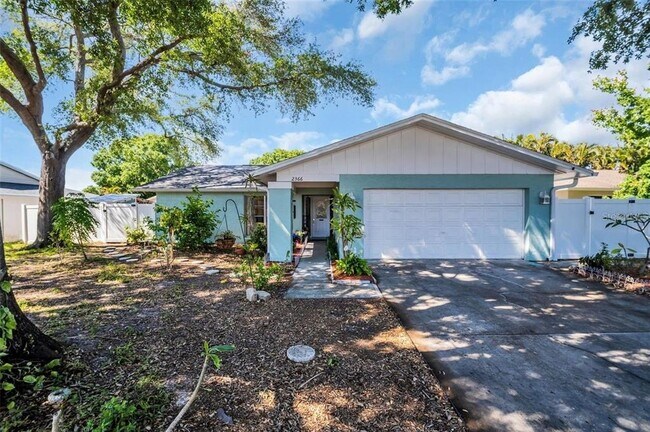 Building Photo - 2366 Covington Dr