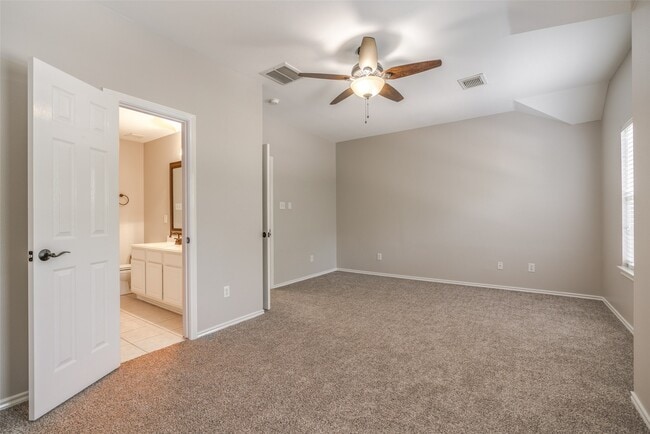 Building Photo - 34 Marble Rock Pl