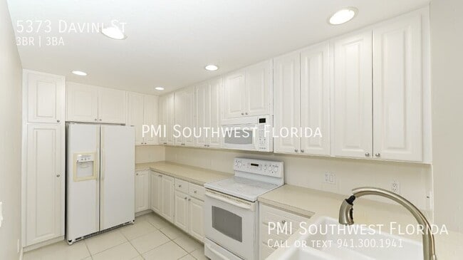 Building Photo - 5373 Davini St