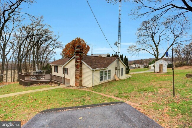 Building Photo - 24414 Graham Ave