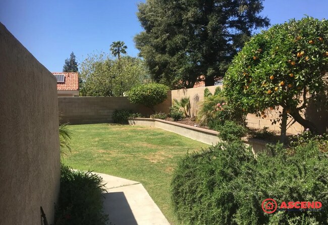 Building Photo - FULLY FURNISHED, Beautiful Home Located In...