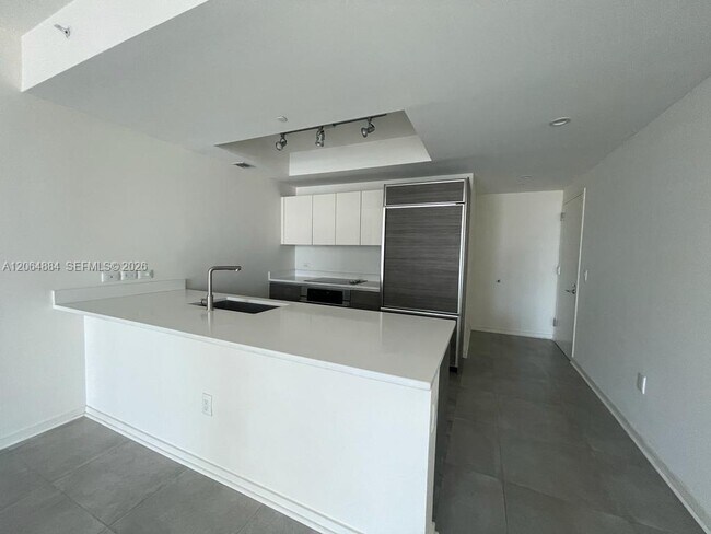 Building Photo - 1100 S Miami Ave