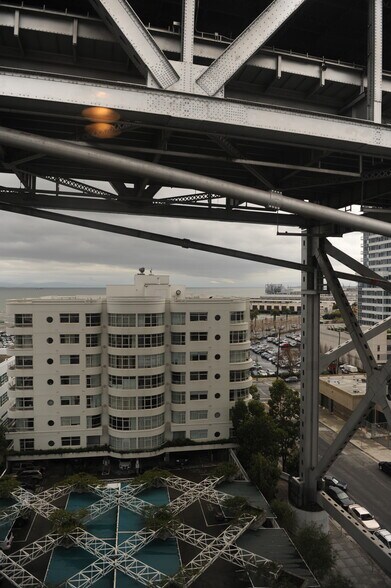 Building Photo - 403 Main St