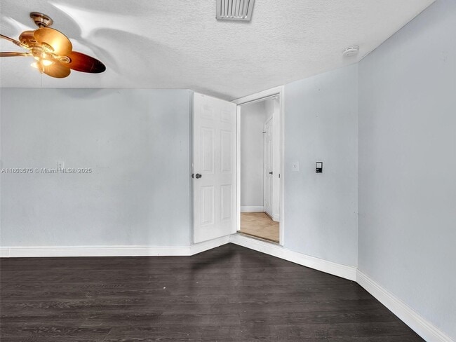 Building Photo - 2727 Treasure Cove Cir