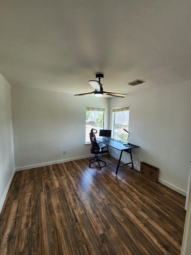 Building Photo - 6119 Rachels Ct