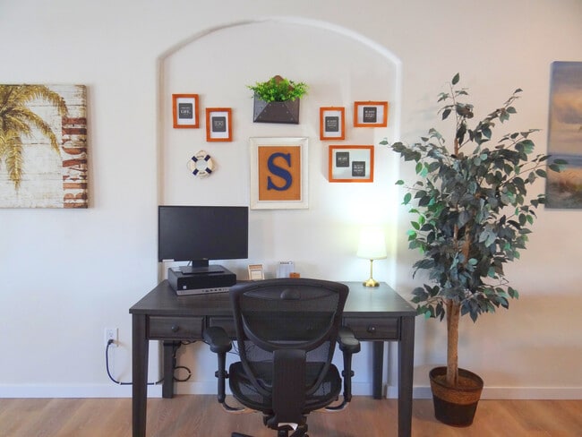 Building Photo - 8941 E 24th Ln