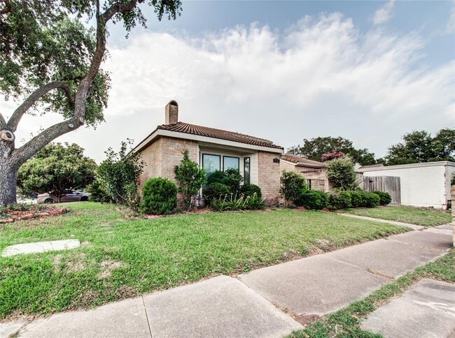 Building Photo - 14226 Woodnook Dr