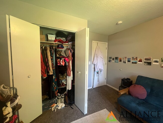 Building Photo - 530 Bluemont Ave