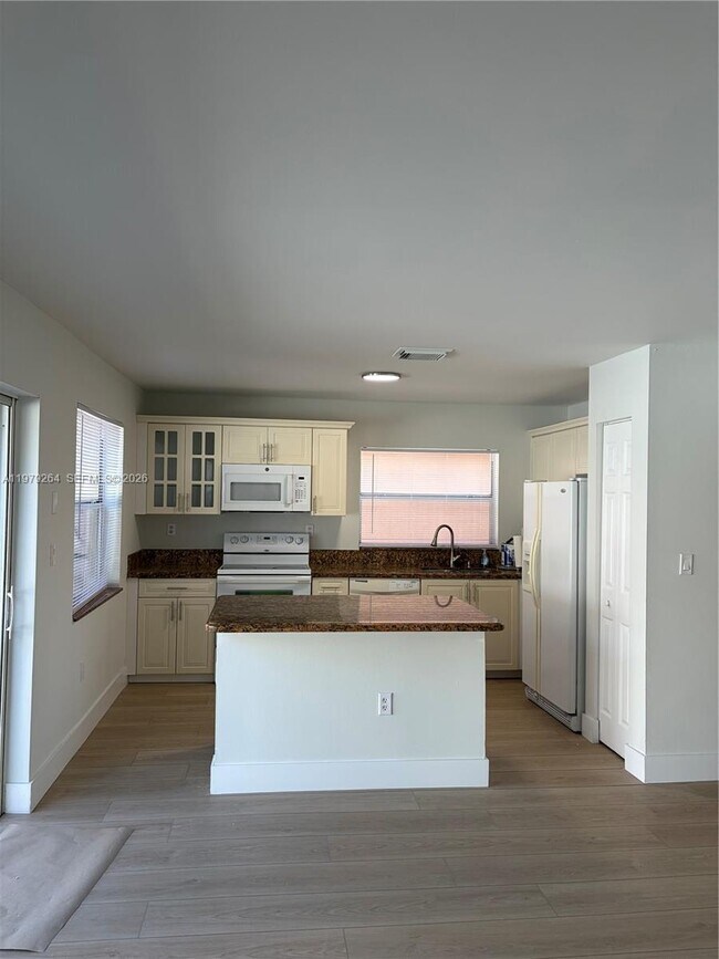 Building Photo - 1246 NW 125th Terrace