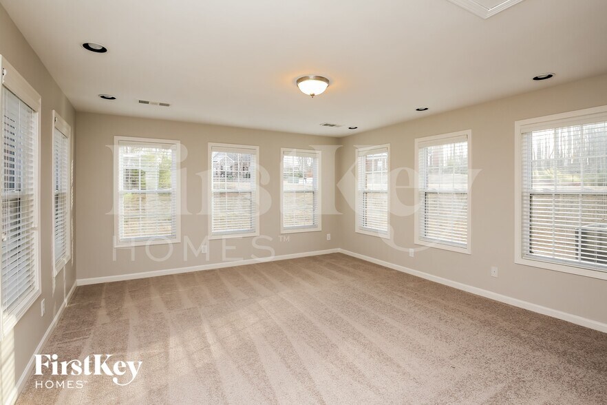 Building Photo - 63 Righteous Path