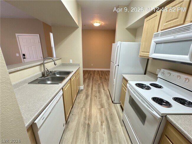 Building Photo - 6955 N Durango Dr