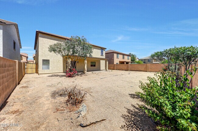 Building Photo - 9423 W Monte Vista Rd