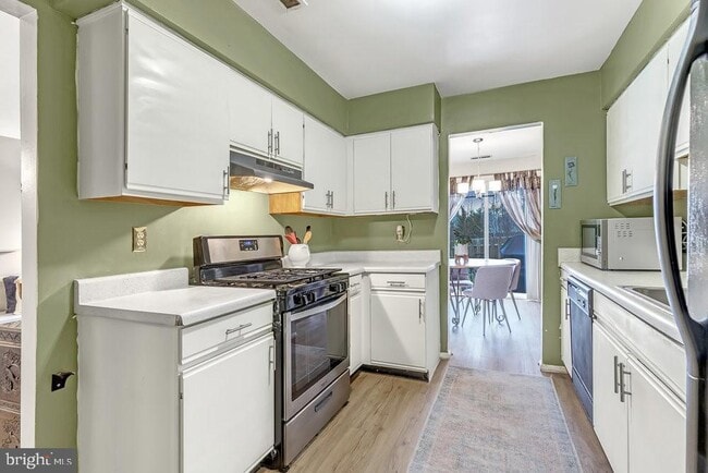 Building Photo - 44 Coriander Dr