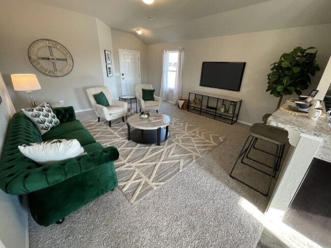 Building Photo - 10620 Pine Wy