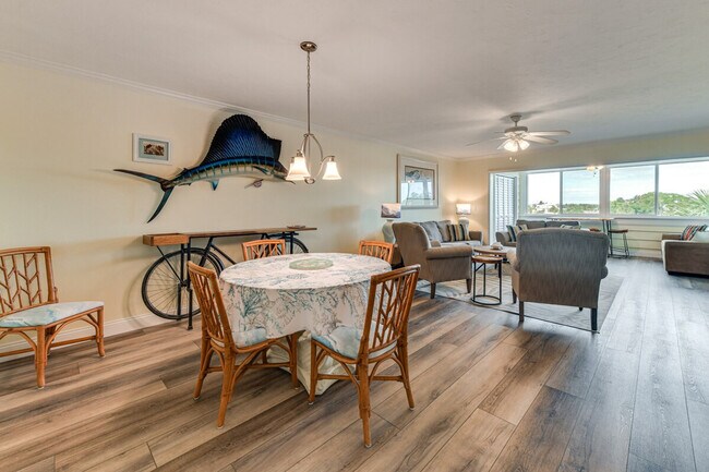 Building Photo - 12112 44th Ave W