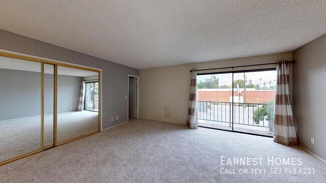 Building Photo - 7231 Balboa Blvd