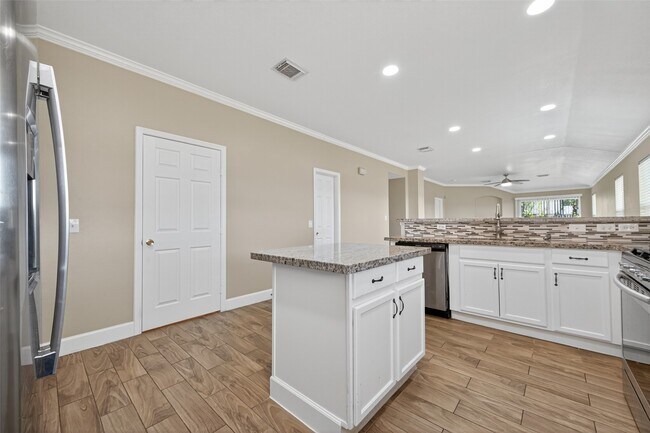 Building Photo - 21215 Barker Canyon Ln