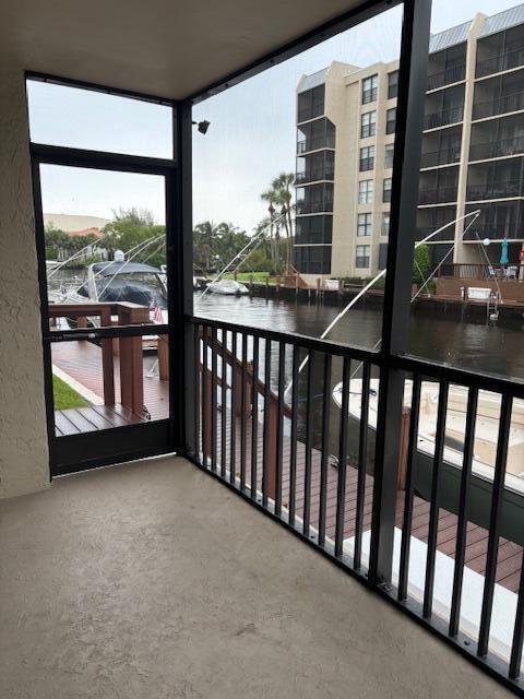 Building Photo - 8 Royal Palm Way